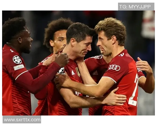 莱万重返德甲对阵拜仁引发球迷愤怒声讨称其忘恩负义 莱万重返德甲对阵拜仁引发球迷愤怒声讨称其忘恩负义