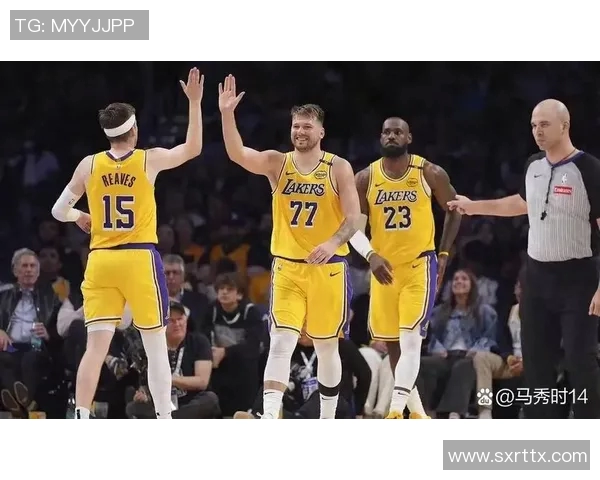 雷霆与湖人精彩对决回放102全场精华分析与精彩瞬间回顾
